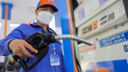 Giá xăng, dầu tiếp tục giảm đến 600 đồng/lít