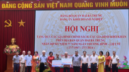 Ủng hộ sửa chữa nhà 2 gia đình có hoàn cảnh khó khăn nhân dịp 27/7