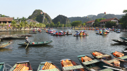 Vai trò điều tiết của văn hóa địa phương và phương tiện truyền thông xã hội