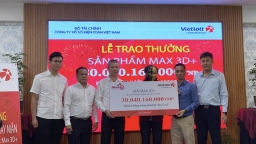 Một phụ nữ ở Tp.HCM trúng hơn 30 tỷ Vietlott