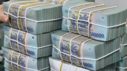 Tiền gửi vào ngân hàng giảm sau 5 tháng tăng liên tiếp