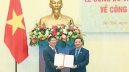 Ông Nguyễn Văn Hiển làm Phó chủ nhiệm Văn phòng Quốc hội