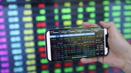 Cổ phiếu họ Vingroup, ngân hàng giúp VN-Index tăng gần 19 điểm