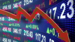 Thanh khoản giảm, VN-Index rơi gần 10 điểm