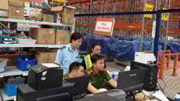 Thu giữ hơn 220.000 sản phẩm nhập lậu tại Công ty Thương mại Á Châu, Bắc Ninh