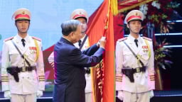 Bộ Tài chính đón nhận Huân chương Độc lập hạng Nhất