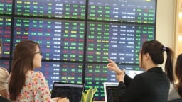 VN-Index vượt mốc 1.600 điểm, ngân hàng và cổ phiếu vừa, nhỏ bứt phá