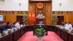 Thủ tướng làm việc với tập đoàn vừa ký xuất khẩu 5.000 máy bay không người lái sang Hàn Quốc