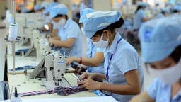Cha mẹ, vợ chồng, con ruột... được làm kế toán tại doanh nghiệp siêu nhỏ