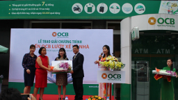 OCB trao ô tô Ford  Eco Spord cho khách hàng trúng thưởng