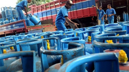 Giá gas giảm 2.500 đồng/bình 12kg