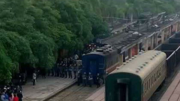 Thu giữ lượng lớn hàng hóa không giấy tờ trên tàu khách Đồng Đăng- Hà Nội