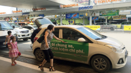 Tài xế Uber, Grab cũng bỏ nghề, ôm nợ