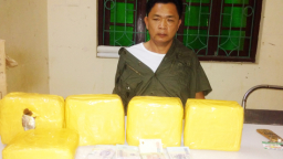 Bắt giữ 2 đối tượng vận chuyển 5 bánh ma túy tổng hợp dạng đá
