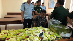 Bắt 3 đối tượng người Lào vận chuyển 25 kg ma túy đá