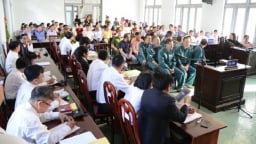 Bắt đầu xét xử vụ buôn lậu xăng dầu có giá trị hơn 2.000 tỷ đồng
