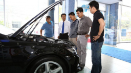 Thị trường ô tô Việt dịp cuối năm: Xe lắp ráp ‘lấn át’ xe nhập khẩu