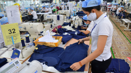 Việt Nam nhập siêu một tỷ USD trong nửa đầu tháng 1