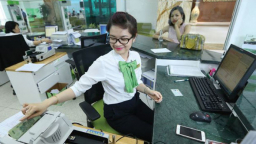 Vừa mua, Vietcombank đã tính bán 2,3 triệu cổ phiếu Vietnam Airlines