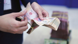 Ngân hàng Nhà nước bơm ròng, thanh khoản các ngân hàng thương mại vẫn 'căng'
