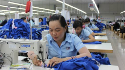 Những người trẻ đi “cày” ngày nghỉ lễ