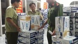 Bắt giữ hàng trăm thùng sữa không được phép lưu hành tại Việt Nam