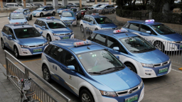 Trung Quốc tạo đột phá trong sản xuất pin lithium giá rẻ cho xe điện