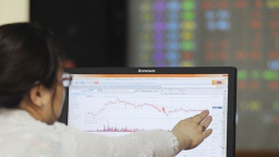 VN-Index tăng đầy hưng phấn: Cẩn trọng ngưỡng 970 điểm