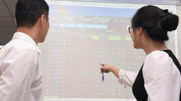 VN-Index sau phiên cơ cấu ETFs: Chờ sóng tăng mới
