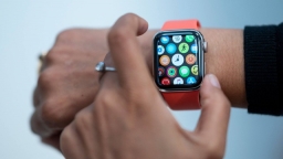 Ngành công nghiệp đồng hồ xa xỉ Thụy Sĩ đang bị Apple thay thế