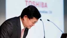 CEO Toshiba bất ngờ xin từ chức