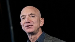 Jeff Bezos bán gần 2 tỷ USD cổ phiếu Amazon