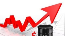 Giá dầu lần đầu tiên vượt ngưỡng 72 USD/thùng kể từ năm 2019