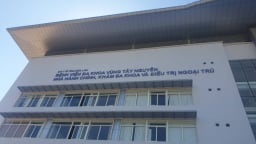 Bệnh nhân bị ung thư phổi bác sĩ chữa viêm dạ dày?