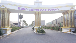 Đang bị công an tỉnh Long An truy tìm, vẫn ký thông báo gửi khách hàng