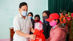 Hưng Thịnh tặng hơn 1.200 phần quà “Xuân Yêu Thương” cho người dân tỉnh Bình Định và Khánh Hòa