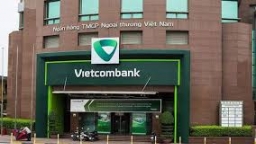 Nợ xấu bủa vây, động thái của Vietcombank là gì?