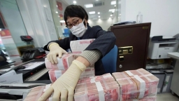 Trung Quốc tiêu hủy tiền giấy ngăn dịch bệnh do Covid-19