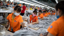 Sản lượng ngành công nghiệp giảm mạnh