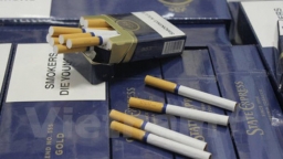 Phát hiện 1.000 bao thuốc lá điếu nhập lậu hiệu 555 và một số hàng hóa khác