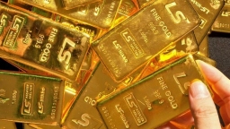 USD bất ngờ tăng vọt đẩy giá vàng rơi tự do
