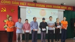 VTCA và nhóm cán bộ Thuế trao tặng Quỹ Thiện nguyện hướng về miền Trung trị giá hơn 900 triệu đồng