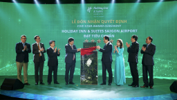 Khách sạn Holiday Inn and Suites đầu tiên tại Việt Nam đạt chứng nhận khách sạn 5 sao