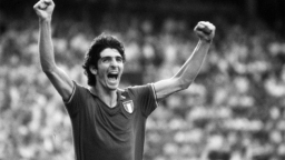 Huyền thoại bóng đá Italia Paolo Rossi qua đời ở tuổi 64