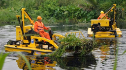 Tp.HCM: Đề xuất chi 13 tỷ để vớt rác trên kênh