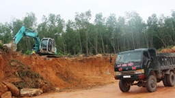 Bình Định: Doanh nghiệp khai thác đất trái phép bị phạt 90 triệu đồng