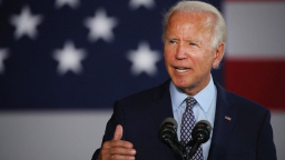Ông Biden lần đầu mạnh tay trừng phạt Nga