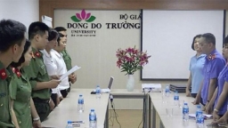 Truy tố 10 bị can 'đổi tiền lấy bằng' tại Đại học Đông Đô