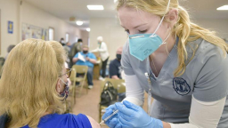Toan tính của EU khi chấp nhận mua vaccine COVID-19 với giá cao