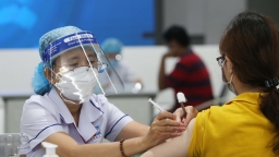 Bộ Y tế nhắc nhở 8 địa phương triển khai tiêm vaccine chậm